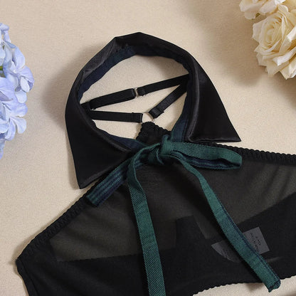 Studentský outfit s náhrdelníkem, který se dá zapnout vpředu