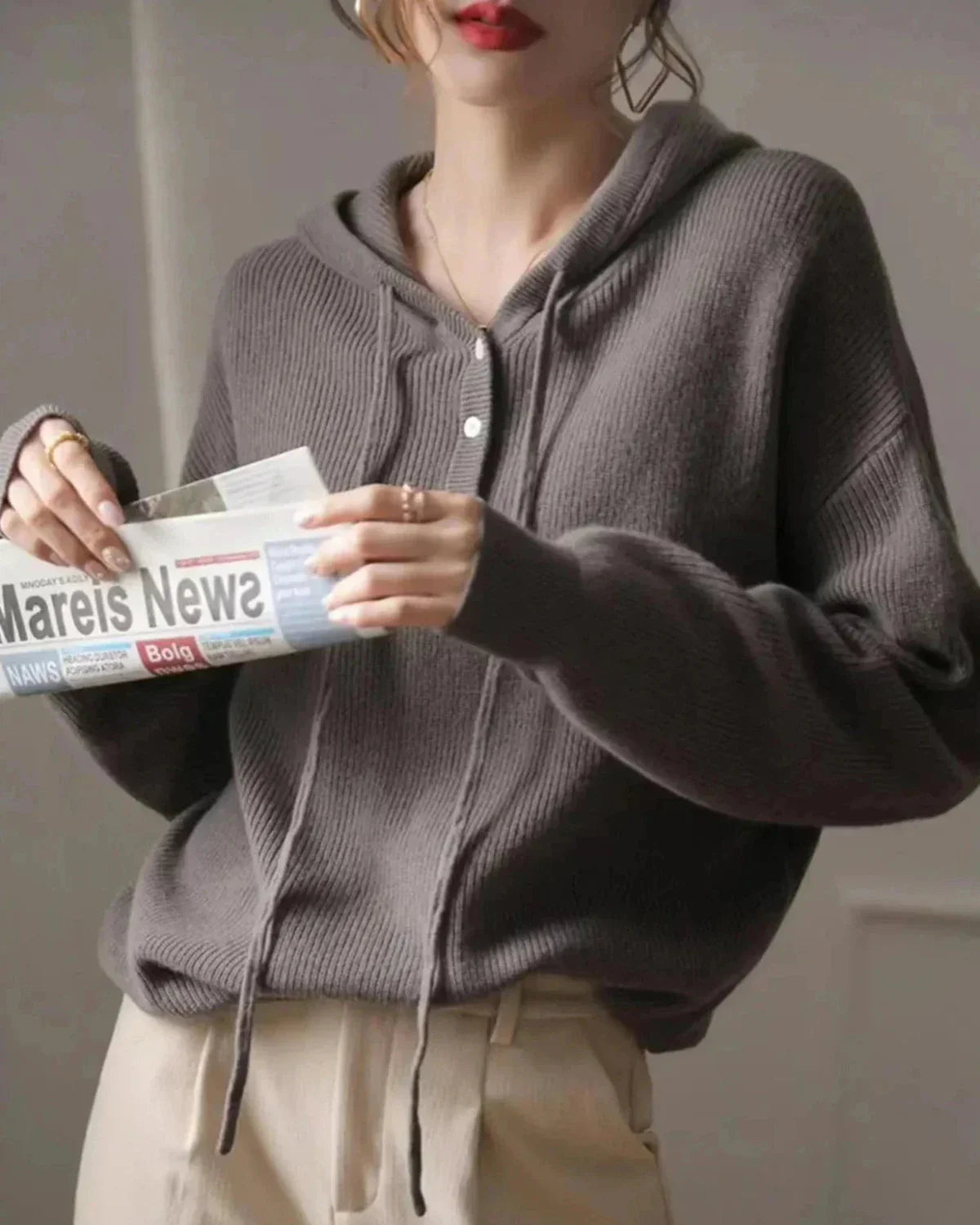 Měkký svetr s kapucí