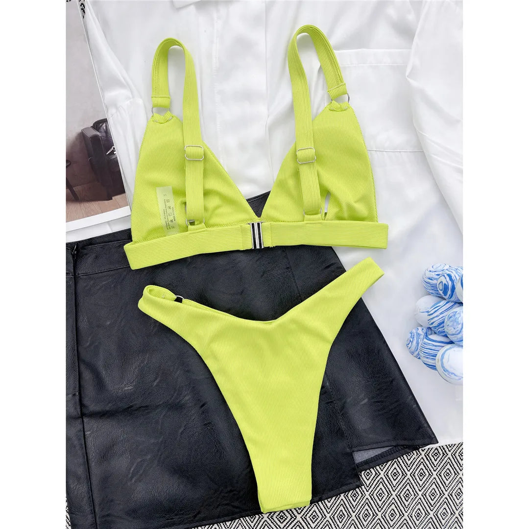 Dvoudílné plavky s trojúhelníkovými košíčky