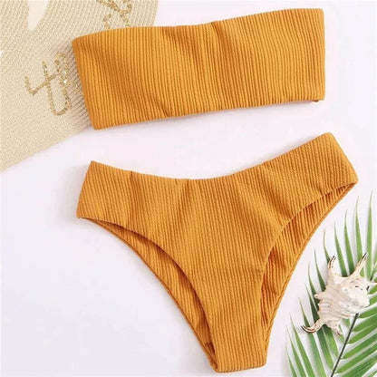 Dvoudílné plavky z elastického materiálu