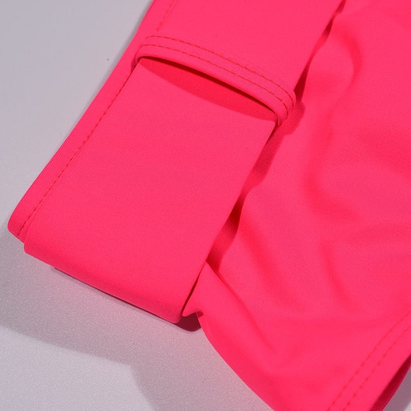 Dvoudílné plavky s ozdobným páskem