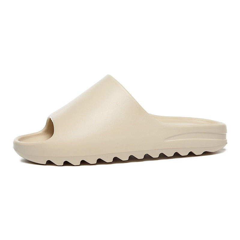 Domácí pantofle z pěny na platformě