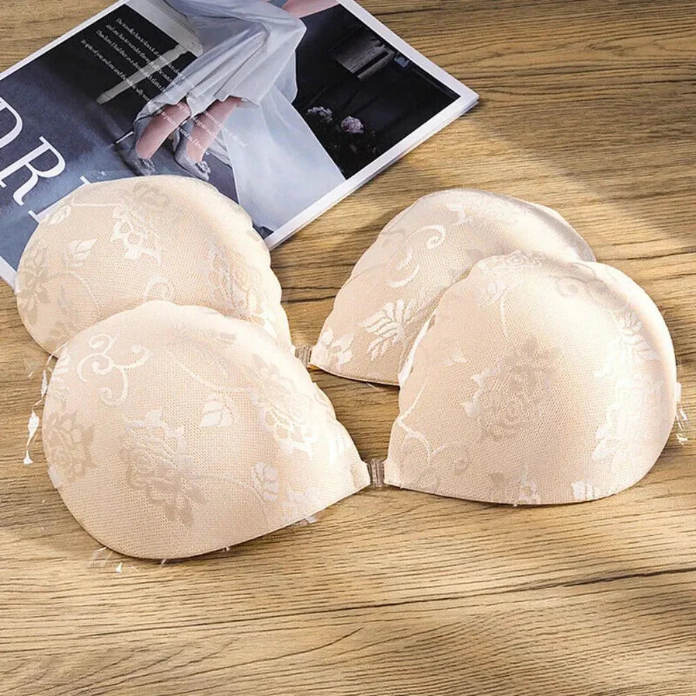 Krajková samonosná podprsenka