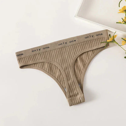 Sportovní tanga z žebrovaného materiálu