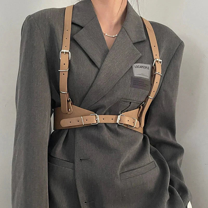 Minimalistický hrudní postroj