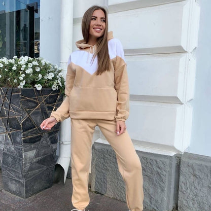 Sportovní tepláková souprava s mikinou s klokaním vzorem