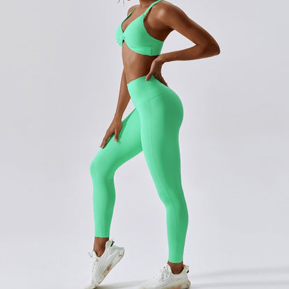 Bezešvá sportovní souprava: tílko a legíny