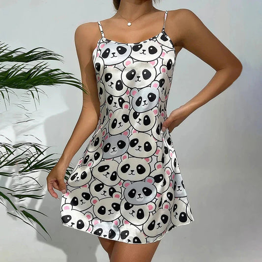 Krátká saténová noční košilka s motivem pandy