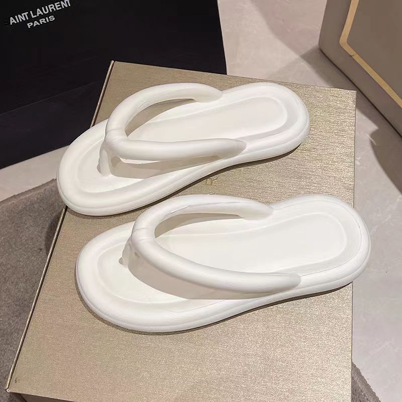 Minimalistické žabky s potiskem domu