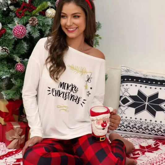 Vánoční dlouhé pyžamo s odhalenými rameny