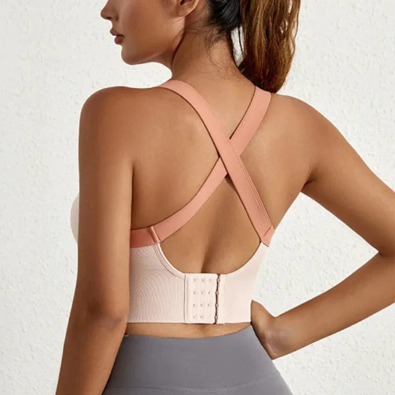 Sportovní podprsenka s ramínky na zádech a pevným zapínáním
