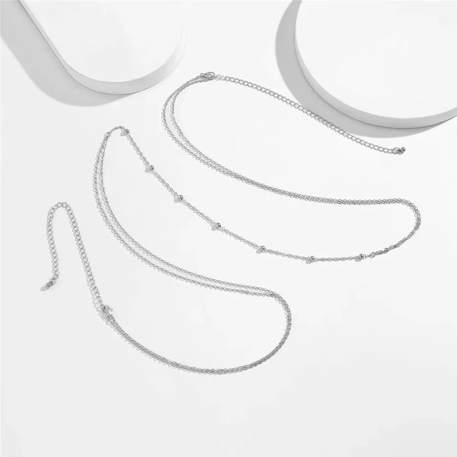 Šperky na hrudník s jemnými přívěsky