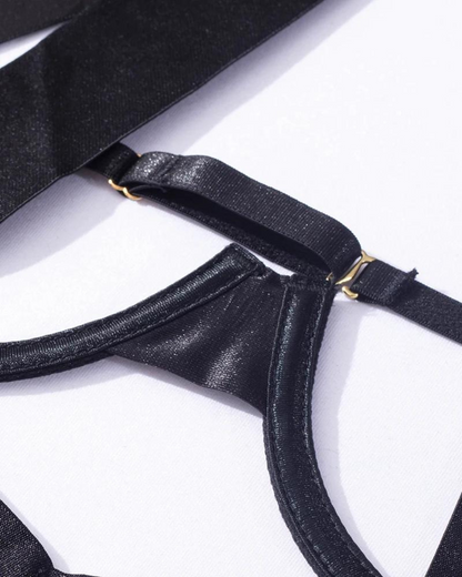 Body s nastavitelnými ramínky a výřezy