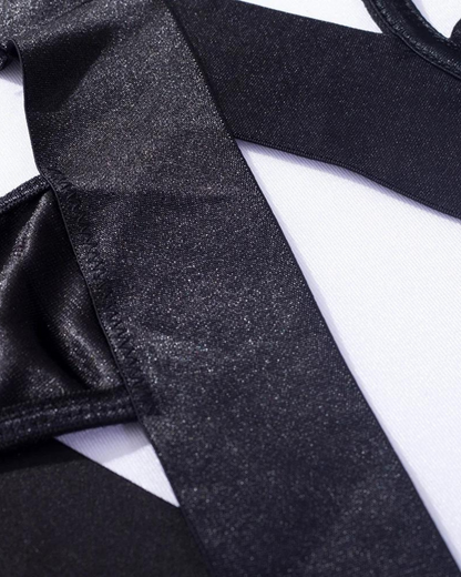 Body s nastavitelnými ramínky a výřezy