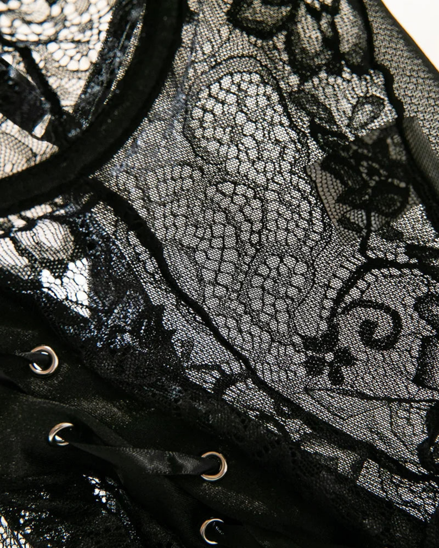 Body se šněrováním vpředu a rukavicemi