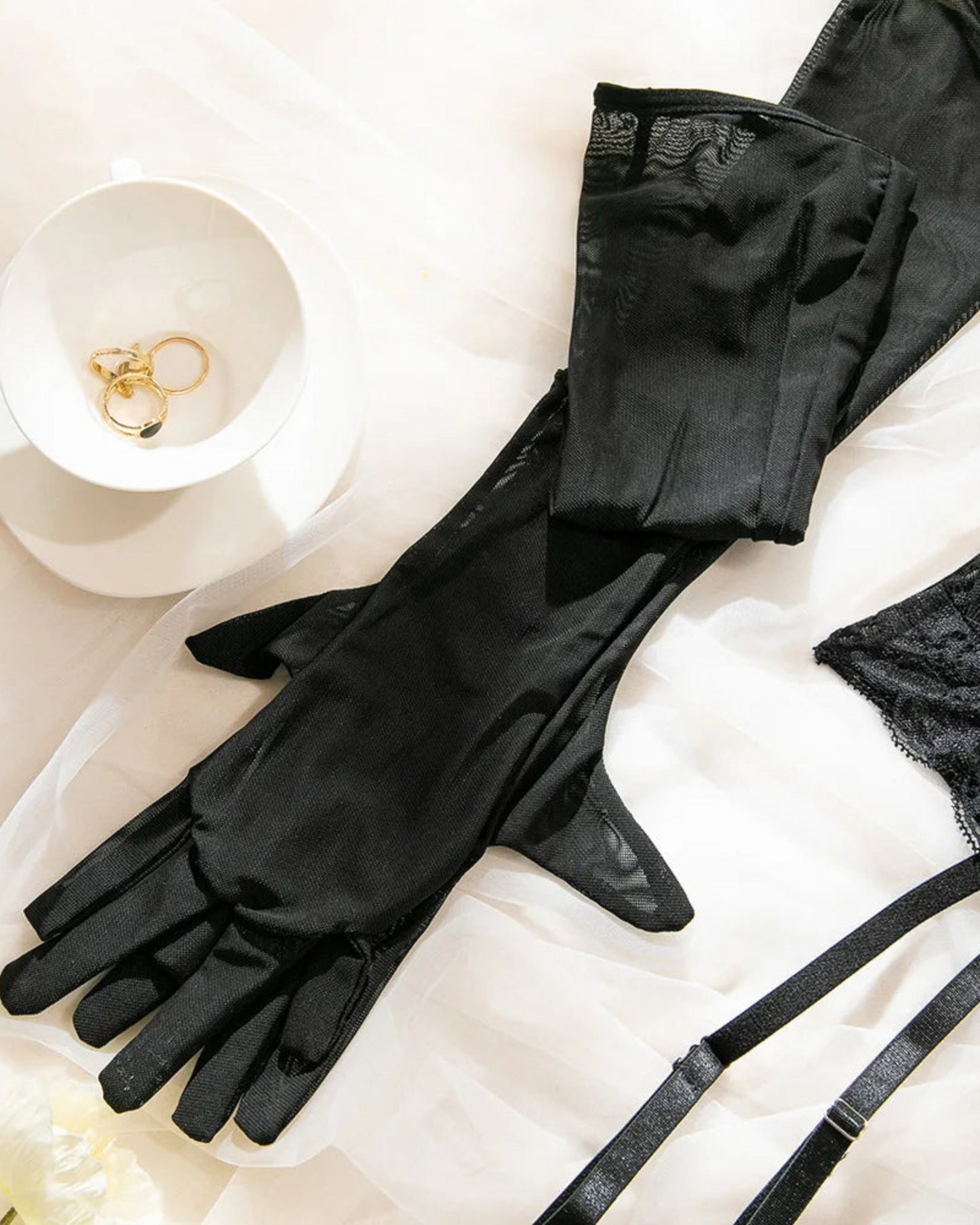 Body se šněrováním vpředu a rukavicemi