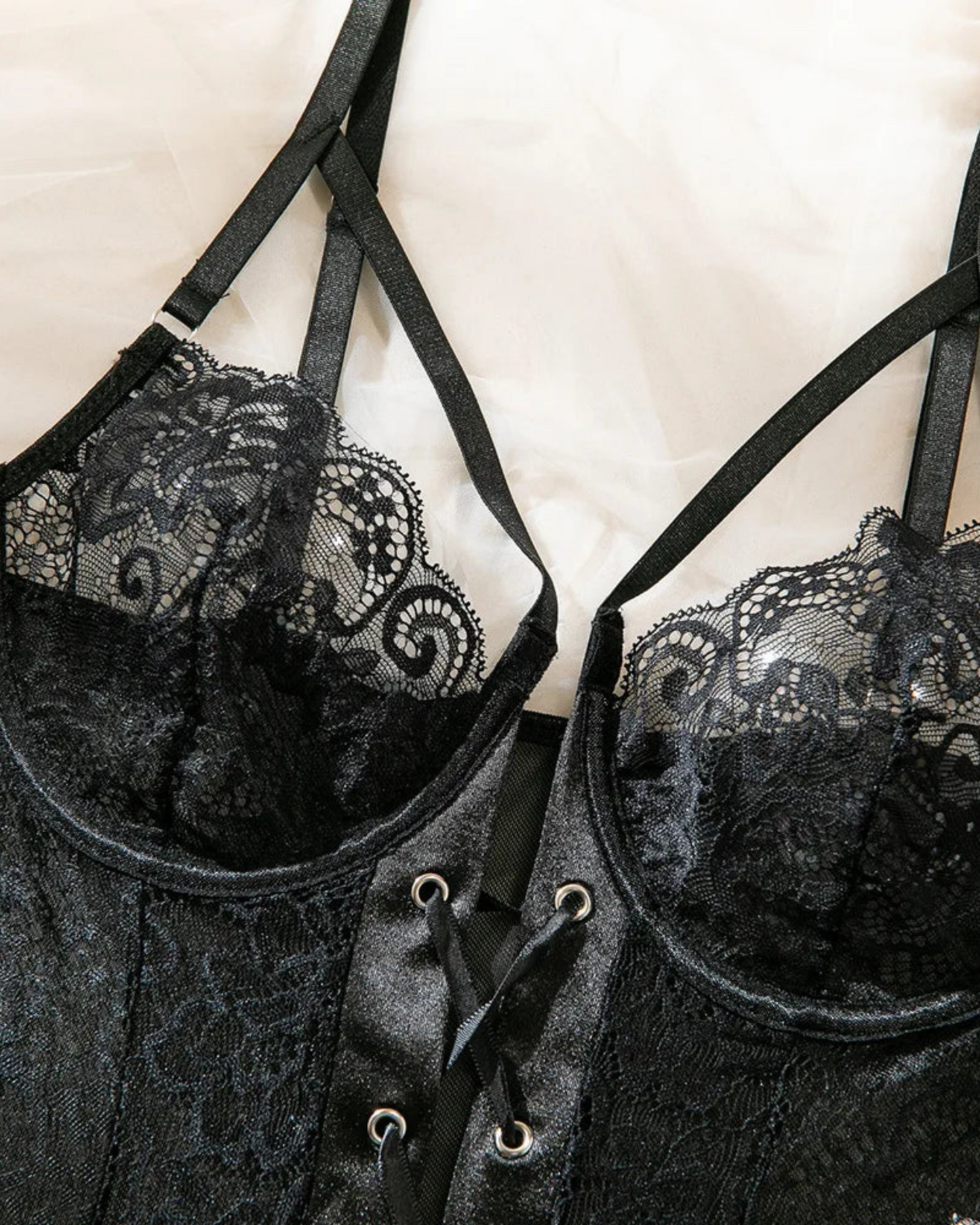 Body se šněrováním vpředu a rukavicemi