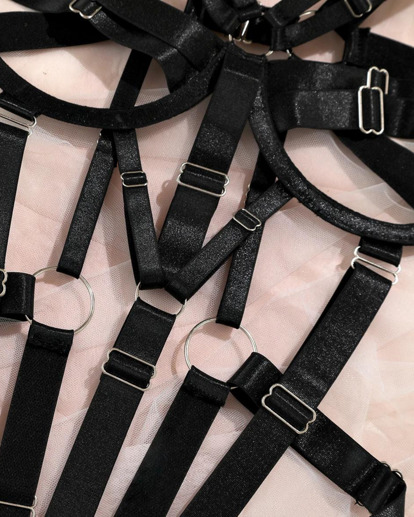 Body s nastavitelnými ramínky