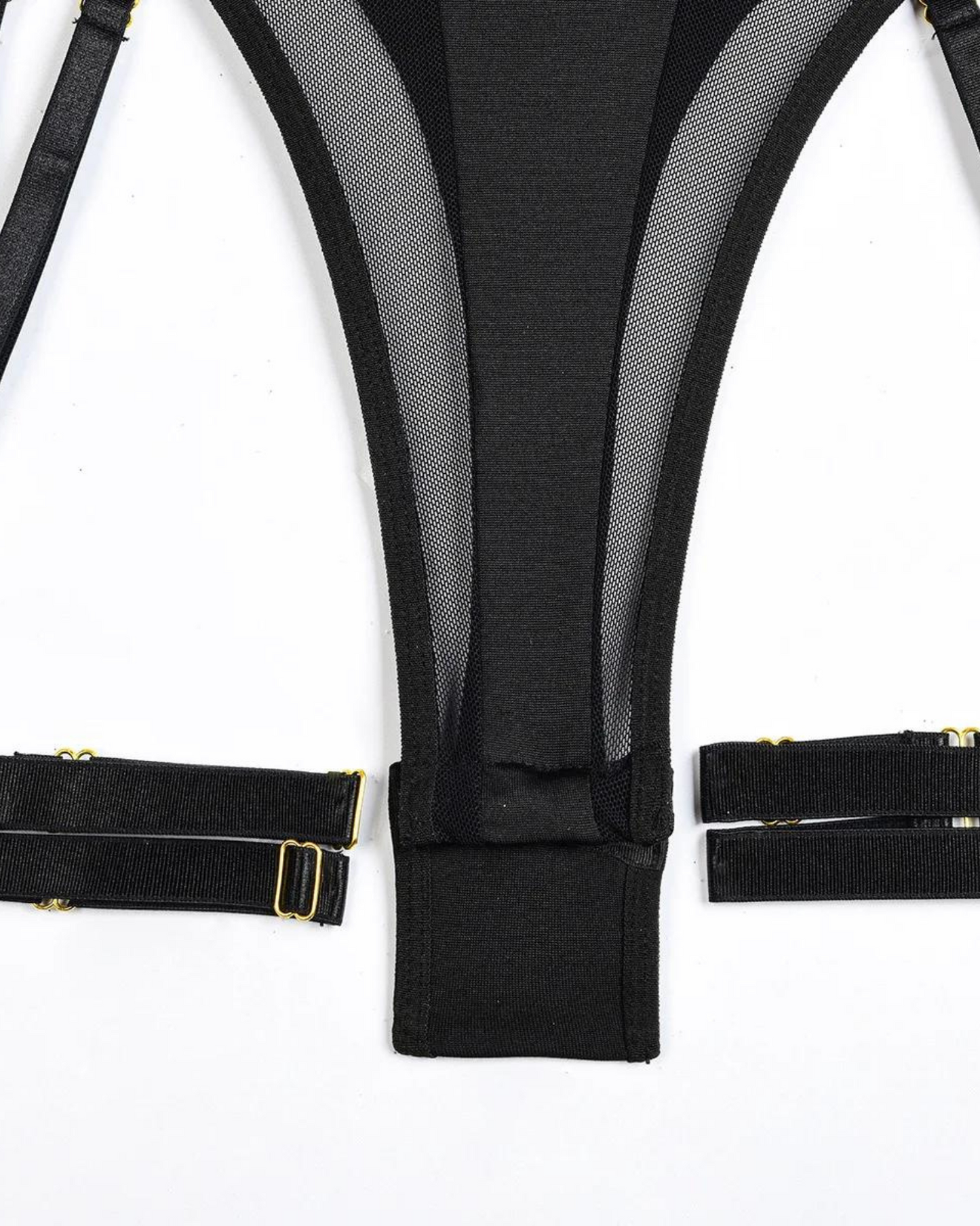 Body s nastavitelnými ramínky a kovovými sponami