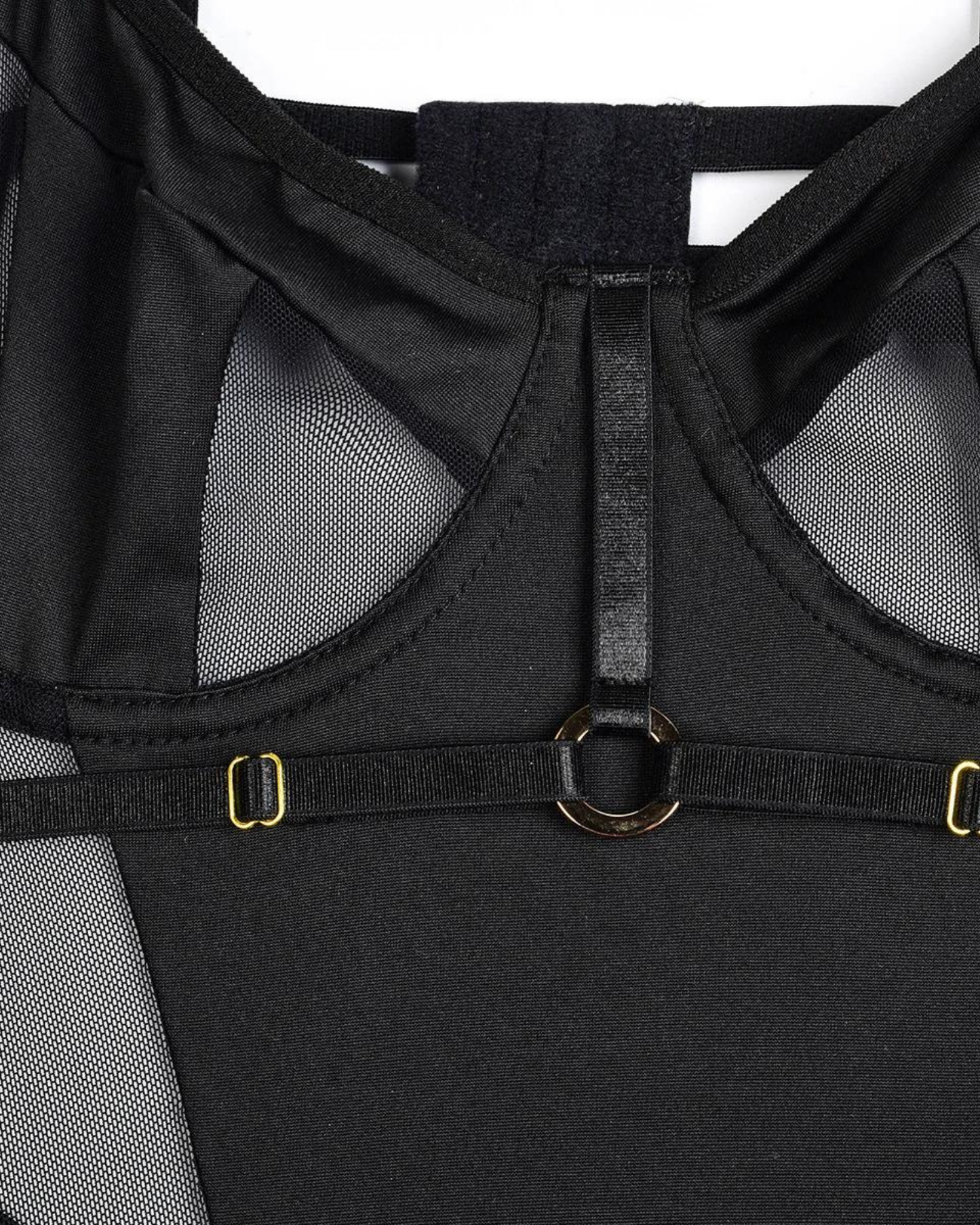 Body s nastavitelnými ramínky a kovovými sponami