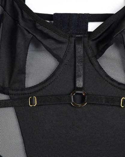 Body s nastavitelnými ramínky a kovovými sponami