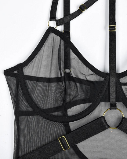 Průsvitné body s ramínky na stehnech