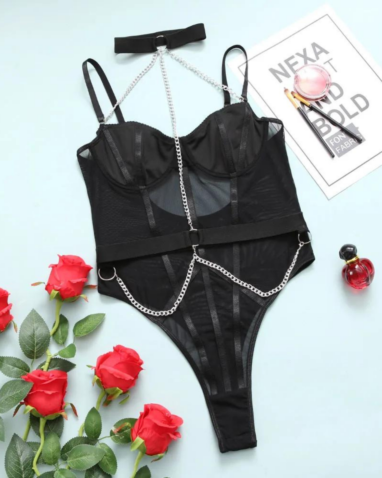 Body s kovovými řetízky a nastavitelnými ramínky