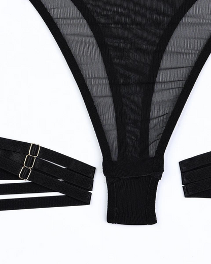 Průsvitné body s ramínky a náhrdelníkem