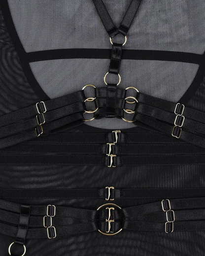 Průsvitné body s ramínky a náhrdelníkem