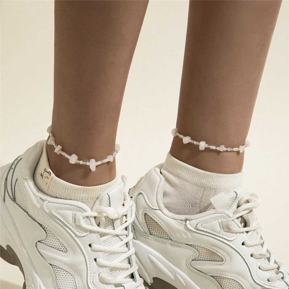 Náramek na kotník s barevnými kameny