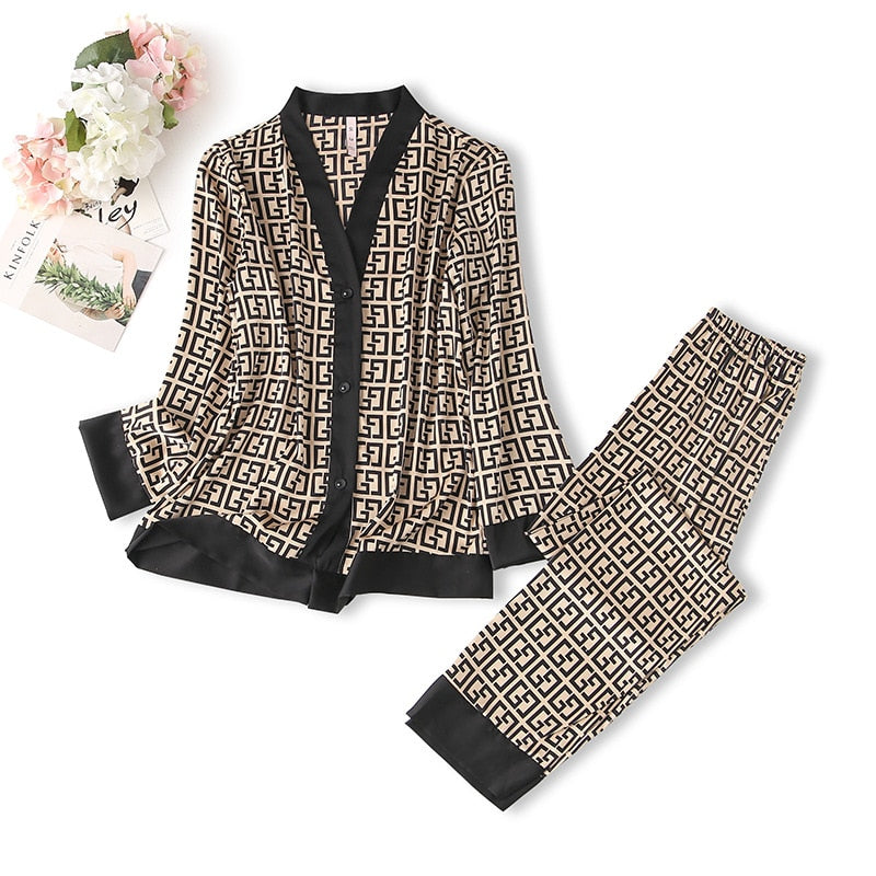 Hnědé vzorované dámské pyžamo s dlouhým rukávem