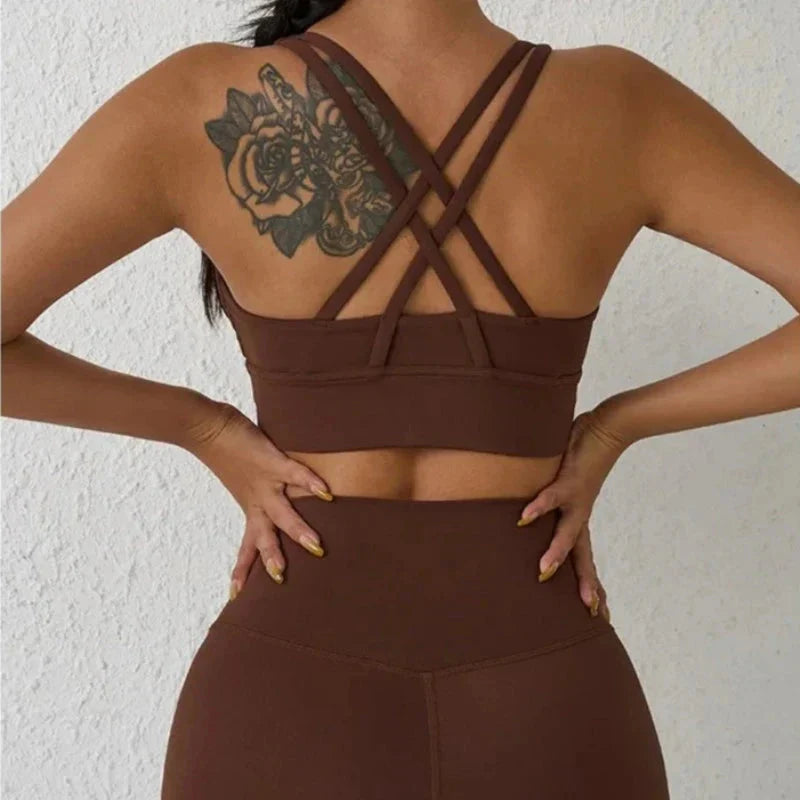 Sportovní podprsenka s ozdobnými ramínky