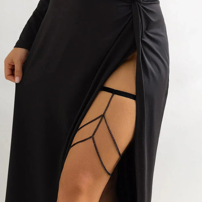 Černé stehenní šperky s řetízky