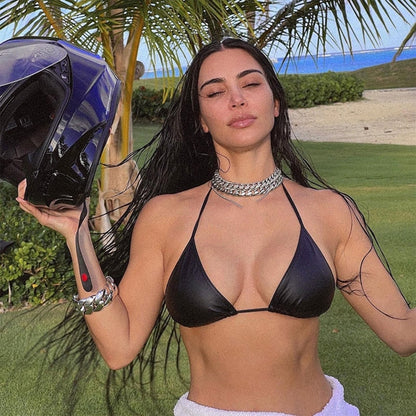 Černá plavecká podprsenka s ramínky na krk