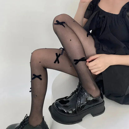 Dámské punčocháče s mašlemi a perlami