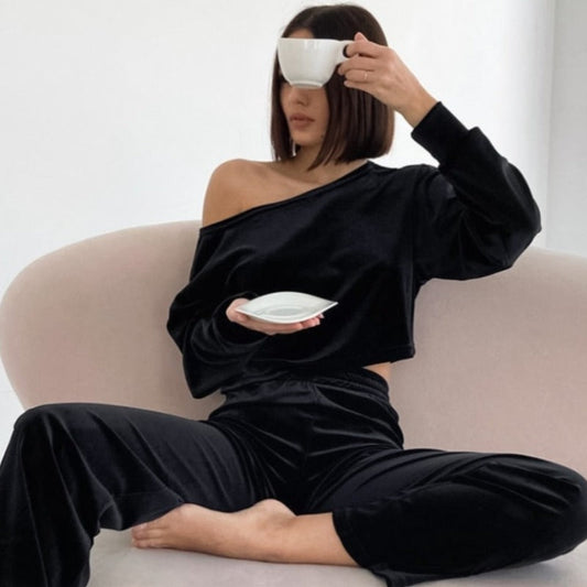 Dlouhý sametový set domácího oblečení s odhalenými rameny