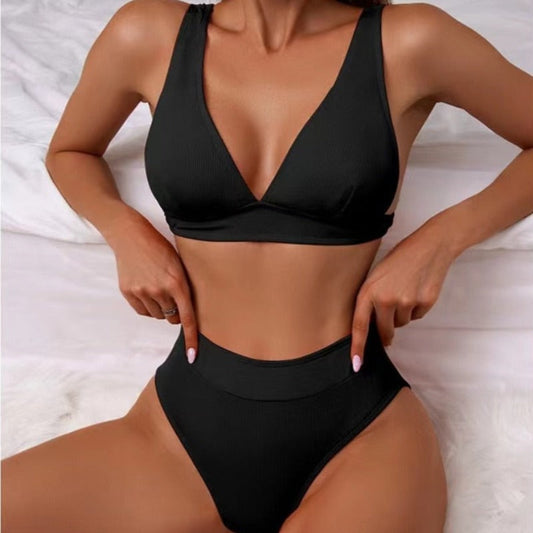 Dvoudílné bikiny s vysokým pasem a výstřihem do V