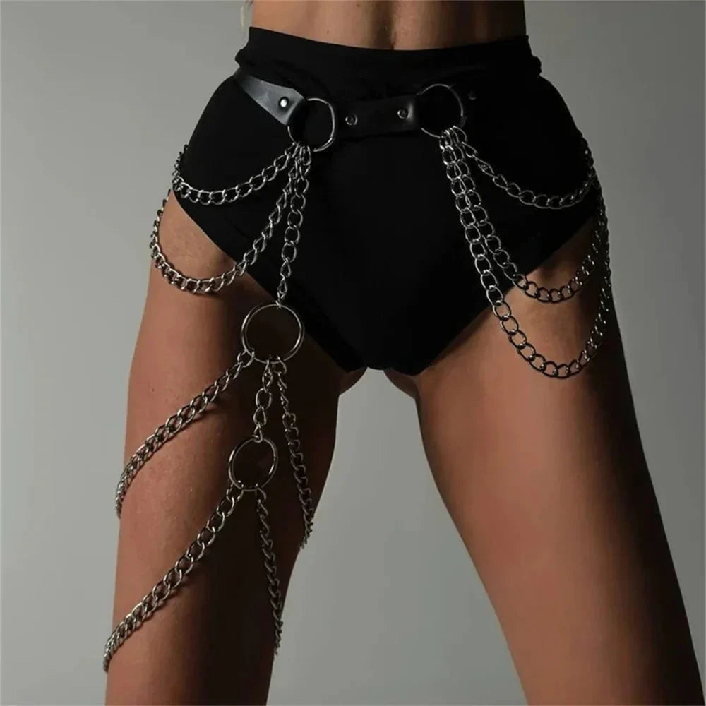 Postroj na pas a stehna s řetězy