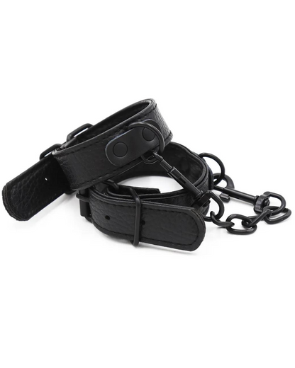 Pouta s nastavitelnými popruhy a kovovými řetězy