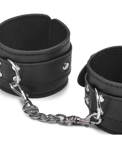 Pouta s nastavitelnou sponou a řetízkem