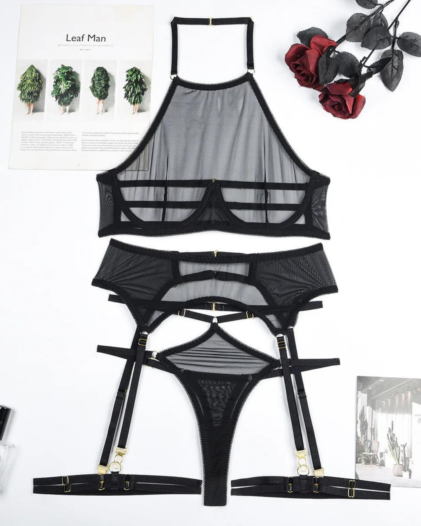 Souprava spodního prádla s vysokým pasem a podvazkovým pásem