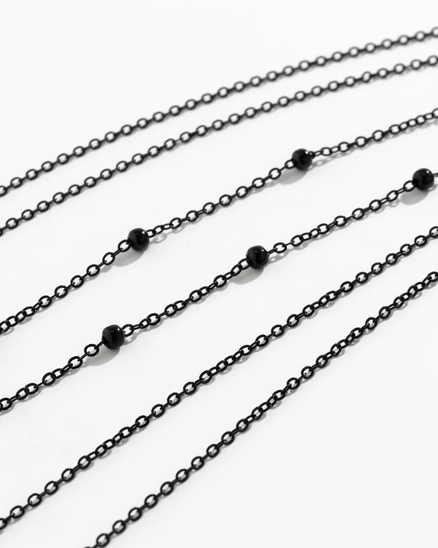 Decentní řetízek na stehno s gumičkou