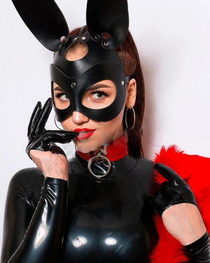 Maska s králičími ušima a nastavitelnými popruhy