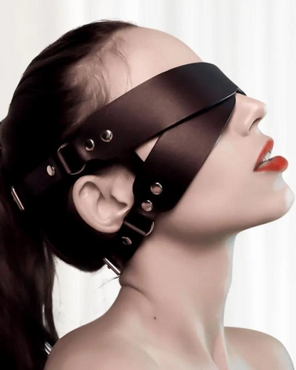 Kožená maska ​​s nastavitelnými popruhy
