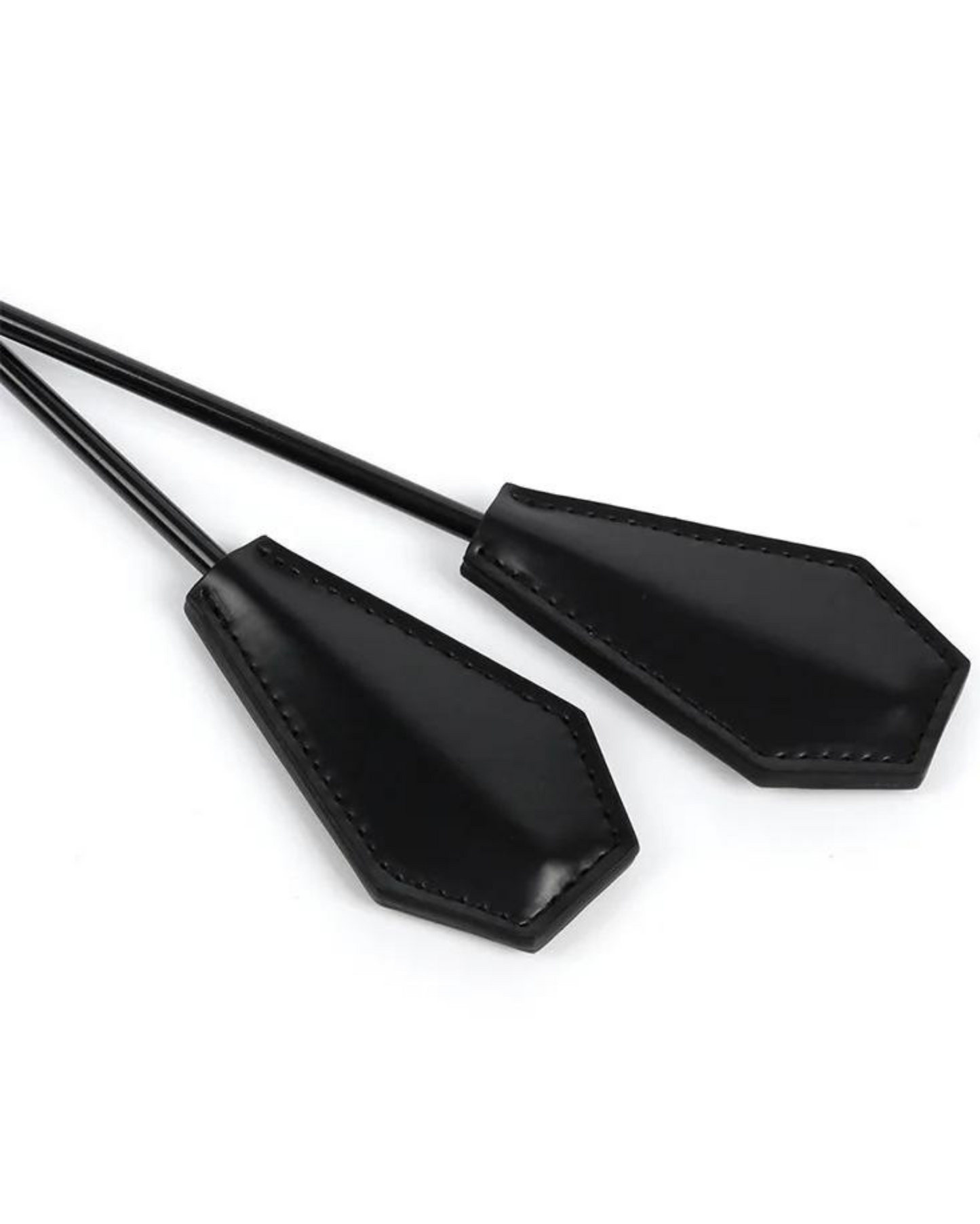 Plácačka s jemným peřím a koženou špičkou