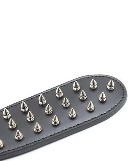 Plovák s kovovými cvočky