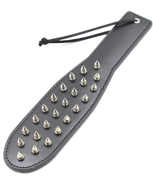 Plovák s kovovými cvočky