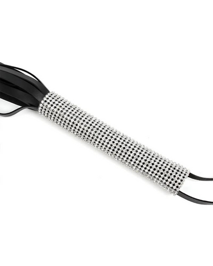 Elegantní bič s krystaly a koženými třásněmi