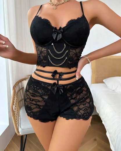 Krajkové pyžamo s přiléhavým střihem