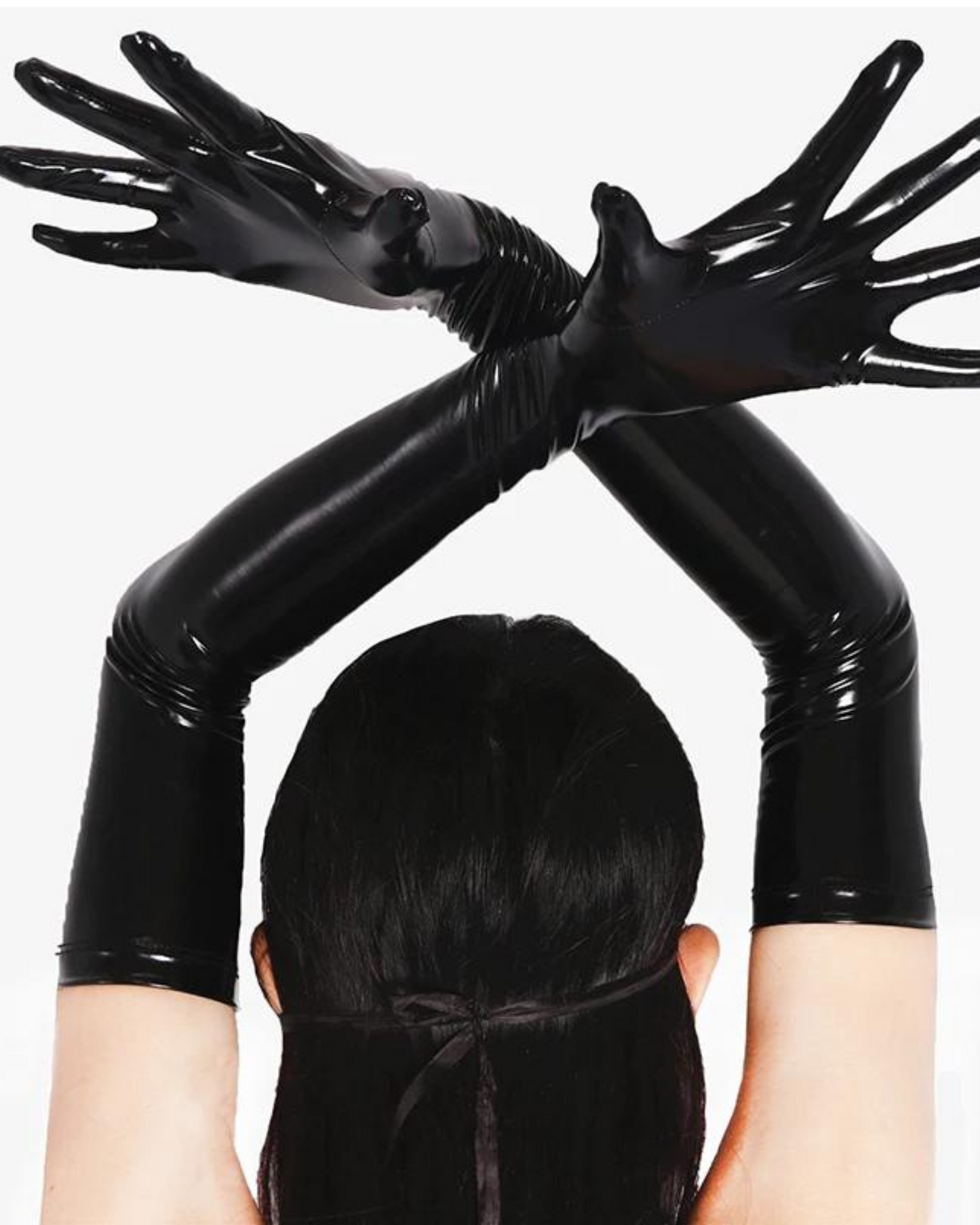 Dlouhé dámské rukavice po paži